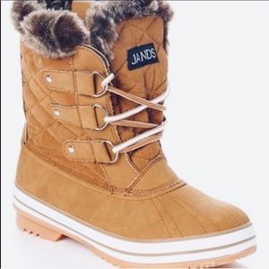 NWT Camel Leather Duck Boot